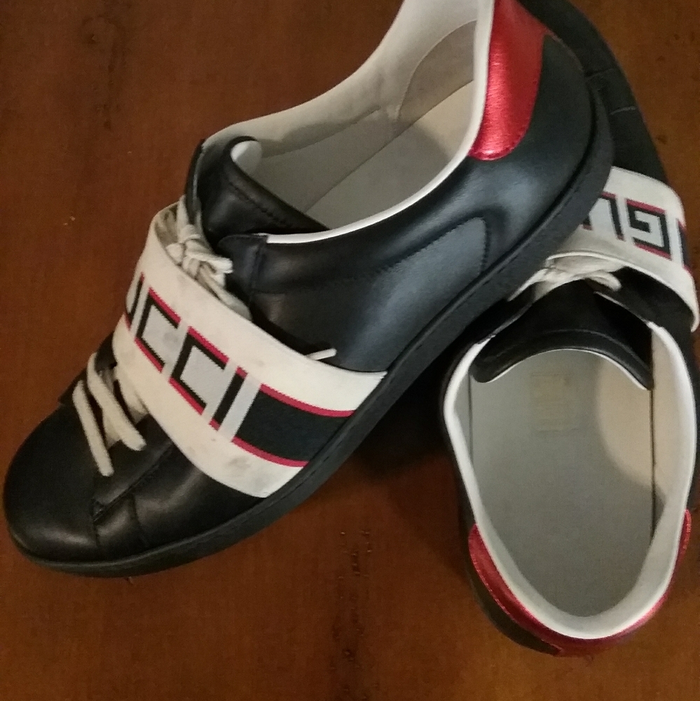 Authentic Men's Gucci Ace Stripe Leather Sneakers - Picture 3 of 7